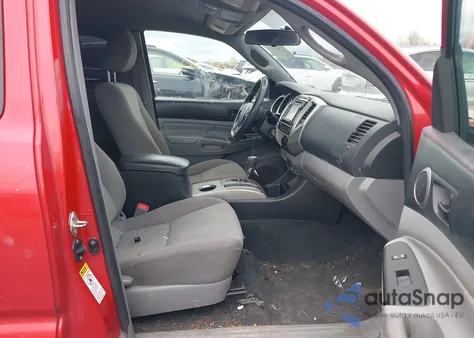 2015 Toyota Tacoma z USA, uszkodzony, nr VIN 5TFUX4EN2FX035695